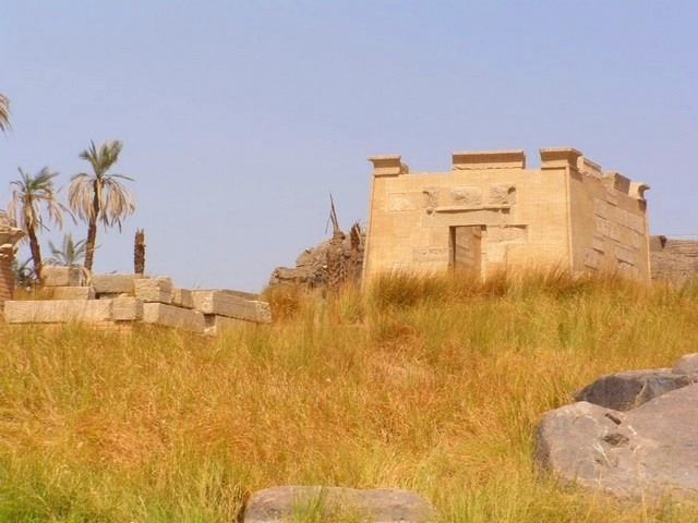 Elephantine-Island-TempleofKhnum.jpg