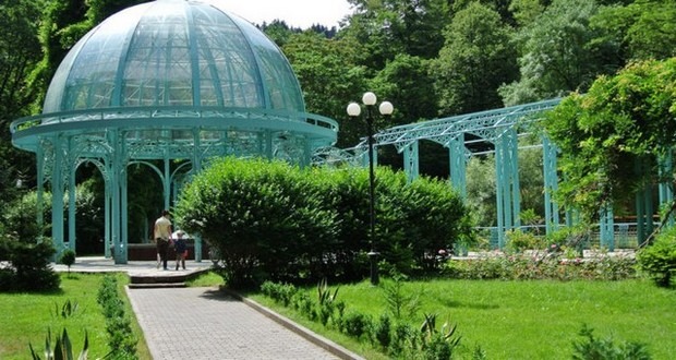 Borjomi-central-park.jpg