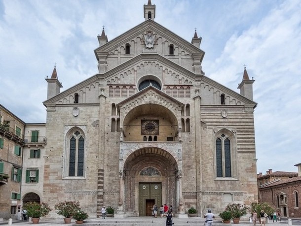 Verona-Cathedral.jpg