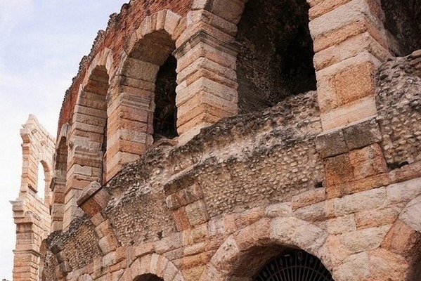 verona-catherdal-ruins.jpg