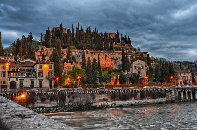 verona-italia-castello-.jpg