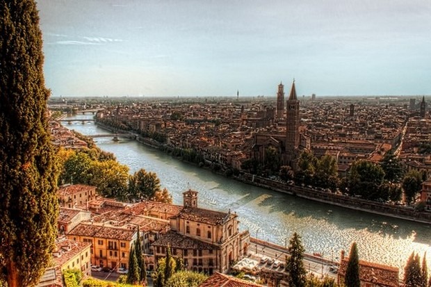 Verona-Castel-San-Pietro.jpg