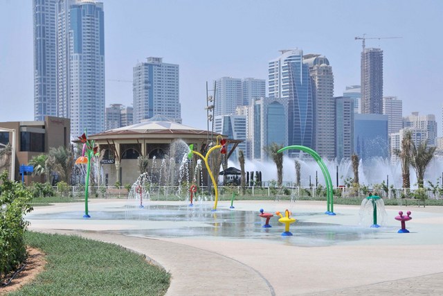 Al-Majaz-Splash-Park-Sharjah-1.jpg