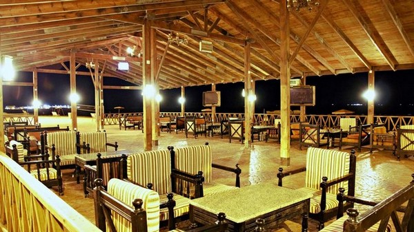 Restaurants-at-Marsa-Al-Ahlam.jpg