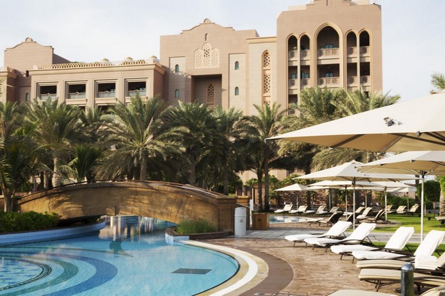 Emirates-Palace-Hotel-Abu-Dhabi-4.jpg