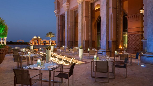 Emirates-Palace-Hotel-Abu-Dhabi-6.jpg