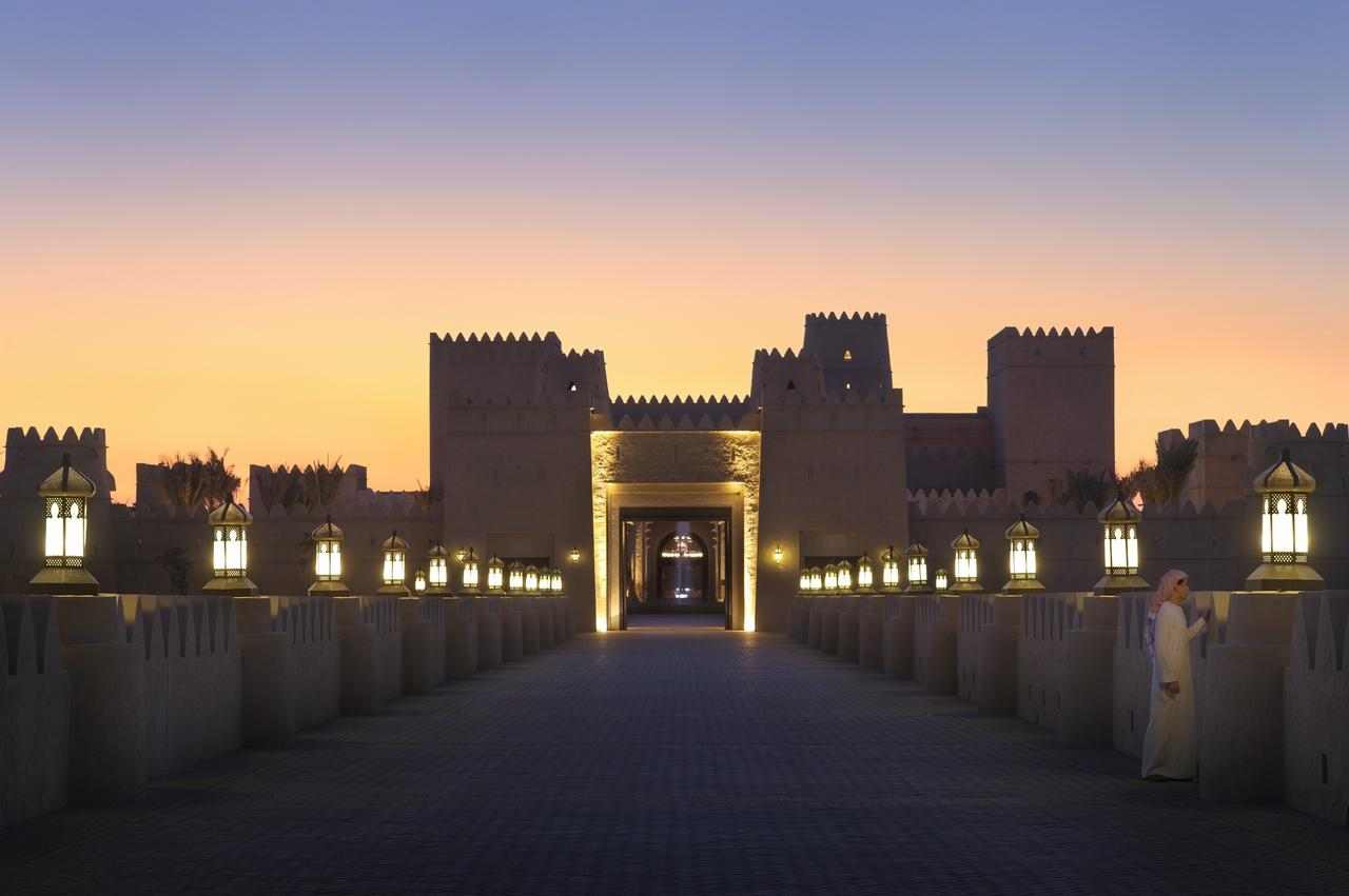 Qasr-Al-Sarab-Abo-Dhabi-1.jpg