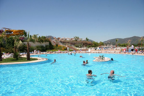 swimming-at-aqua-dream-water-park.jpg