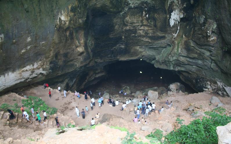 Hell-cave.jpg