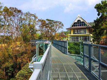 Queen-Sirikit-Botanic-Garden-Bridge.jpg