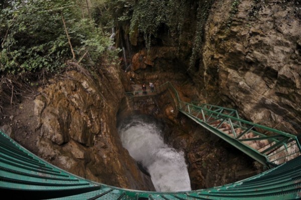 strolling-in-Samandere-Waterfall.jpg