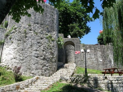 Entrance_of_the_Castle_of_Rize_Rize_Turkey.jpg