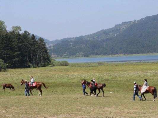 Abant-Lake-Turkey.jpg