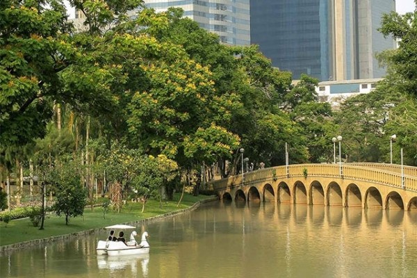 Chatuchak-Park.jpg