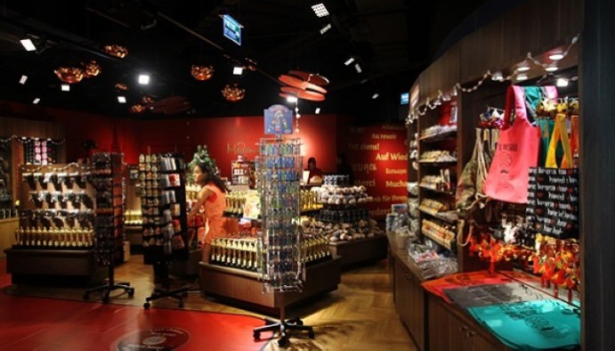 madame-tussauds-gift-shop-bangkok-1.jpg