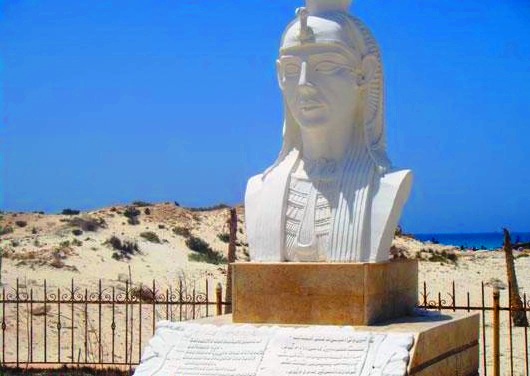 Cleopatra-Beach-CleopatraStatue.jpg