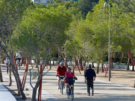 Madrid-R%C3%ADo-Park-Cycling.jpg