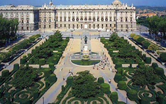 Plaza-De-Oriente-AerialView.jpg