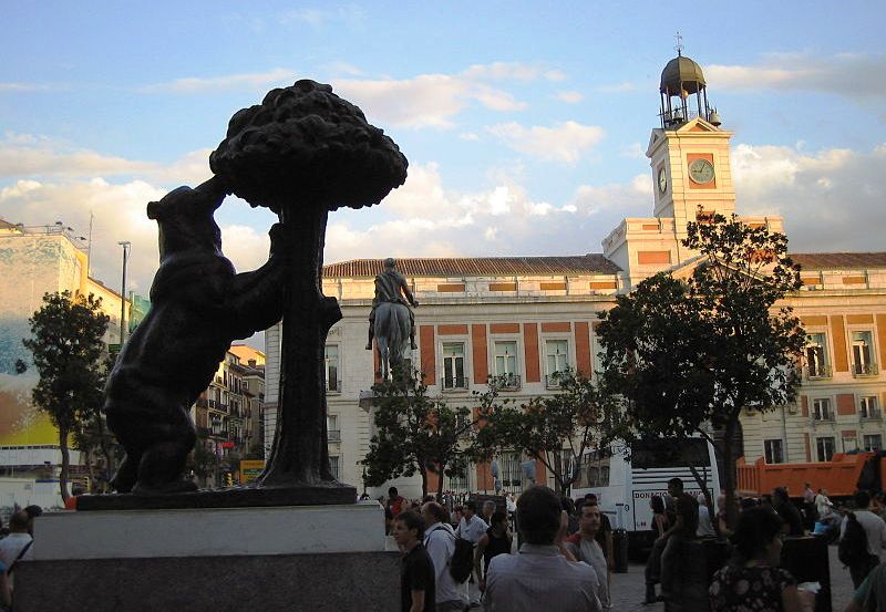 Puerta-Del-Sol-MadridSymbol.jpg