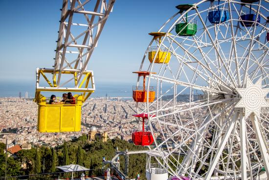 Tibidabo-Amusement-Park-Wheel.jpg