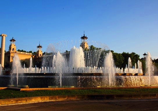 Magic-Fountain-Of-Montju%C3%AFc-DayView.jpg