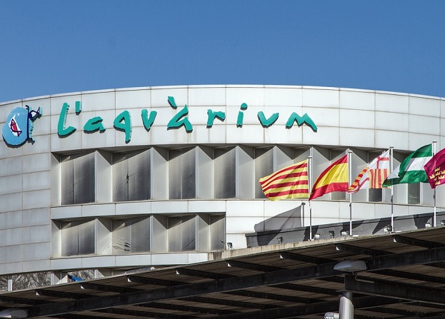 Aquarium-Barcelona-Gates.jpg