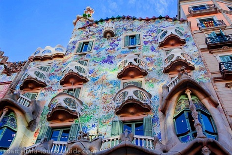 Casa-Batll%C3%B3-Building-View.jpg