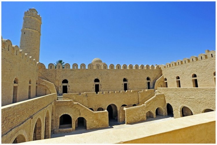 Sousse-castle-Tunisie.jpg