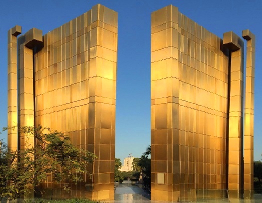 Al-Shaheed-Park-ConstitutionMonument.jpg