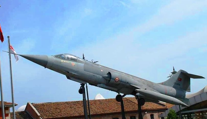 Rahmi-M-Ko%C3%A7-Museum-Planes.jpg