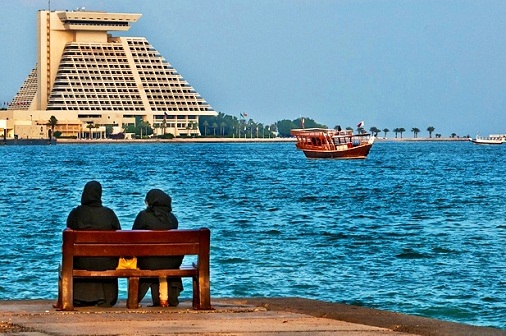 Doha-Corniche-Seats.jpg