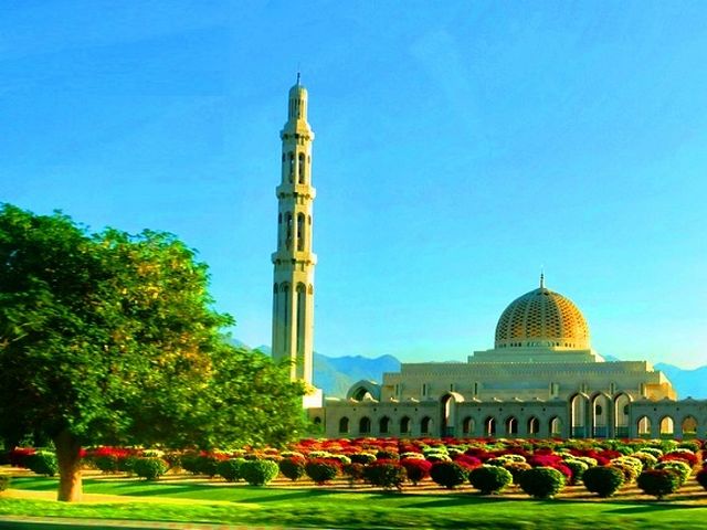 Sultan-Qaboos-Grand-Mosque-0.jpg