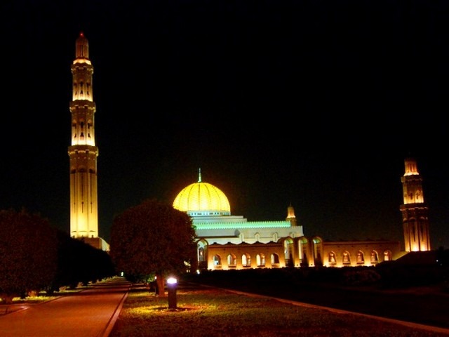 Sultan-Qaboos-Grand-Mosque-9.jpg