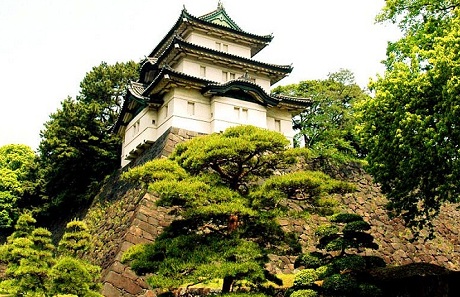 Tokyo-Imperial-Palace-CastleTower.jpg