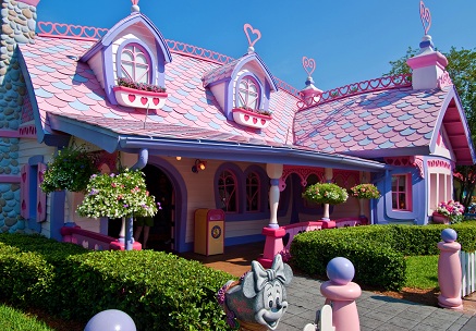 Tokyo-Disneyland-MinniMouseHouse.jpg