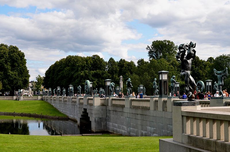 Frogner-Park-TheVigelandParkBridge.jpg