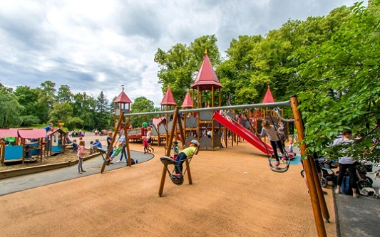 Frogner-Park-PlayGround.jpg