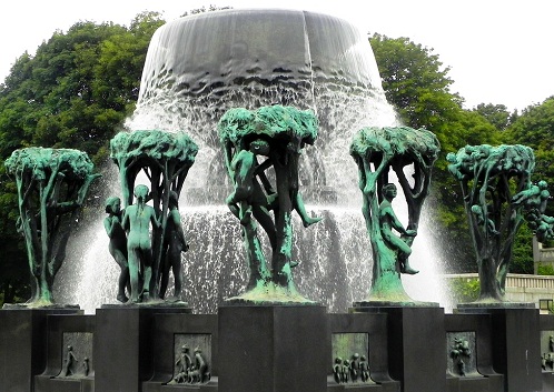 The-Vigeland-Park-Fountain.jpg