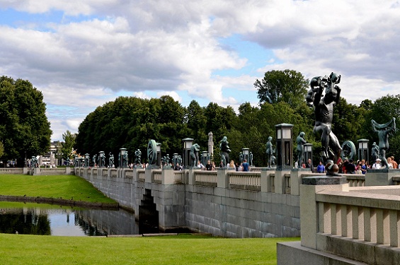 The-Vigeland-Park-Bridge.jpg