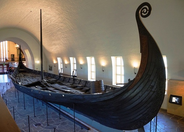 Viking-Ship-Museum-OsebergShip.jpg