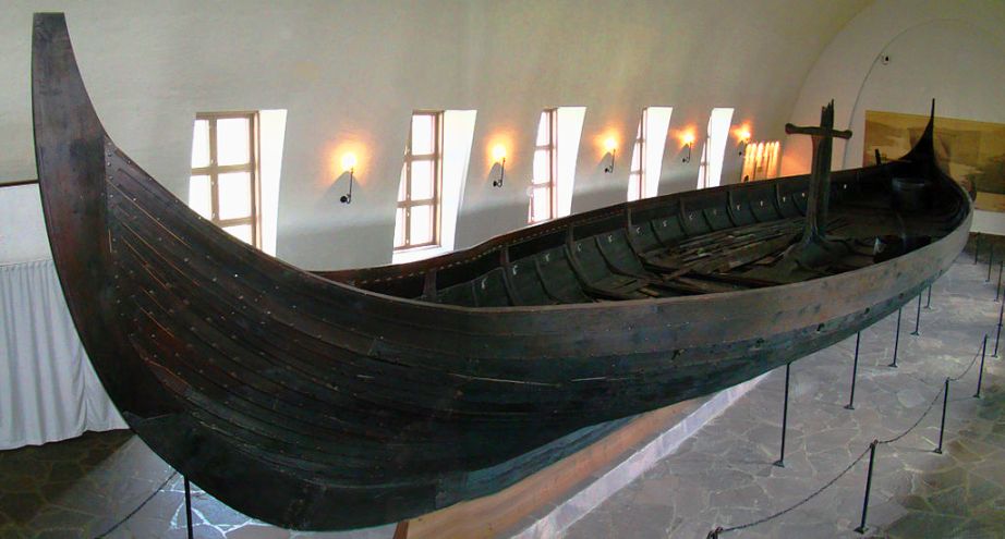 Viking-Ship-Museum-GokstadShip.jpg