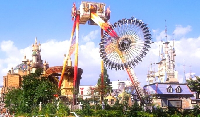 lotte-world-gyro-swing.jpg