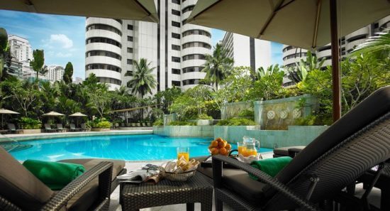 Poolside_at_Shangri-La_Kuala_Lumpur.jpg