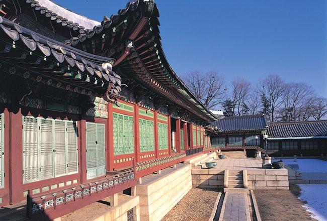 Changdeok-Palace-Halls.jpg