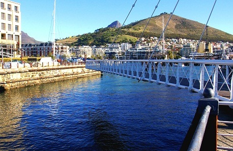 VictoriaAlfred-Waterfront-SwingBridge.jpg