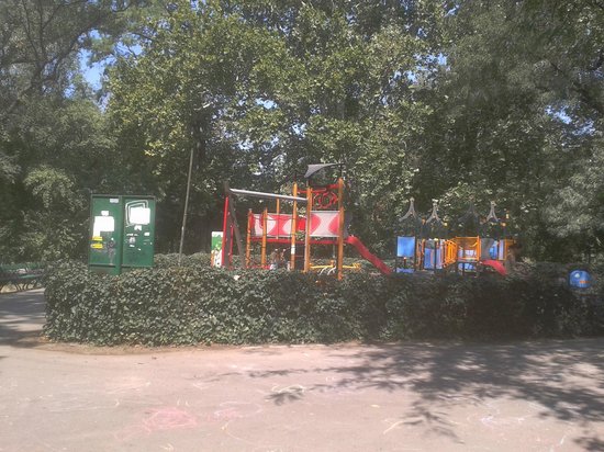 cismigiu-playground.jpg