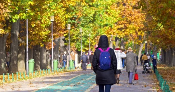 Walking-around-Hearstrau-Park.jpg