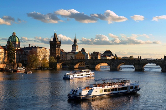 Charles-Bridge-RiverCruise.jpg