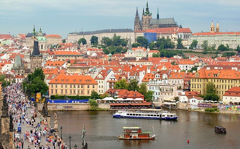 Charles-Bridge-Mal%C3%A1Strana.jpg