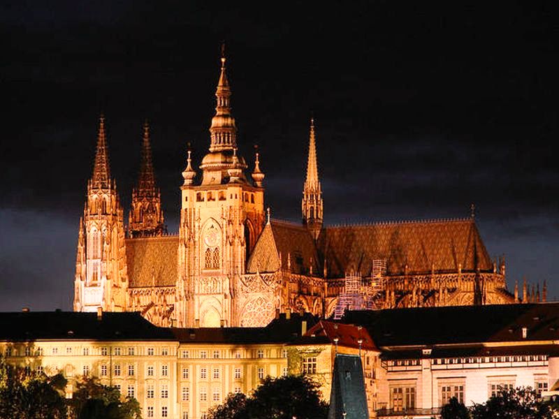 1554924982_804_Prague-Castle-View.jpg